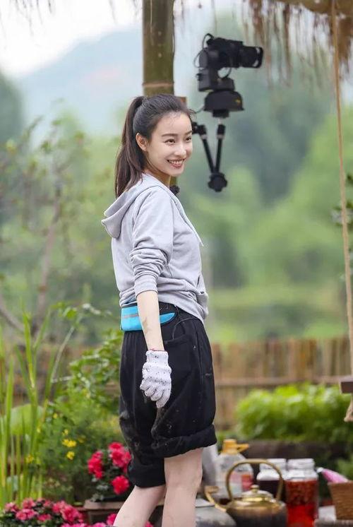 倪妮自拍生活照,生活中的优雅与随性