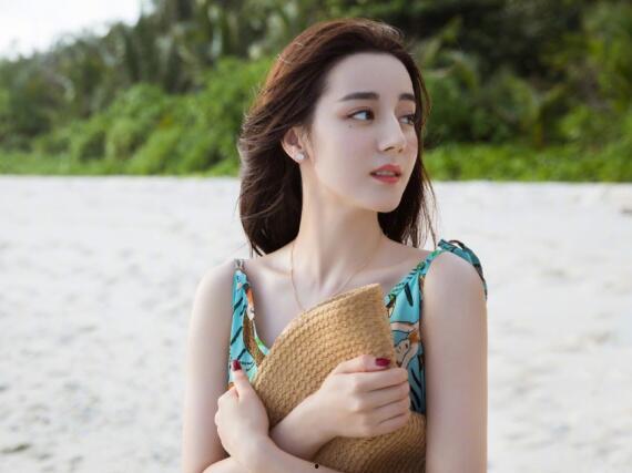 迪丽热巴的资料,璀璨星途，多才多艺的维吾尔族女神
